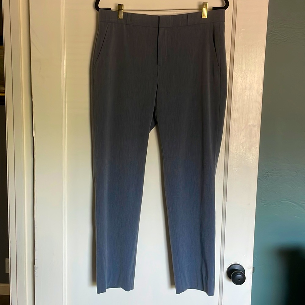 Charcoal Gray Banana Republic Twill Slacks in a size 10